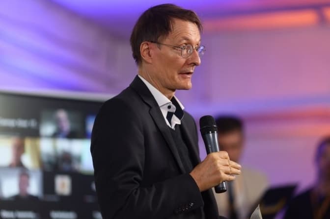 фото зробив Роман Кайман. На фото міністр охорони здоров'я Німеччини Карл Лаутербах.