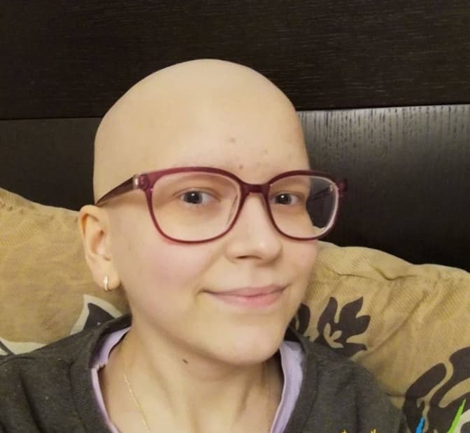 Львів’ян просять зібрати кошти на протез 17-річної Марії Ковальової