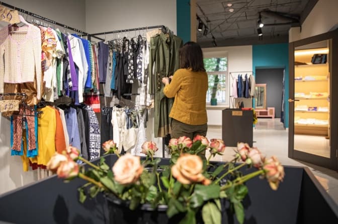 У Львові відкрили простір-крамницю, куди можна приносити вживані речі