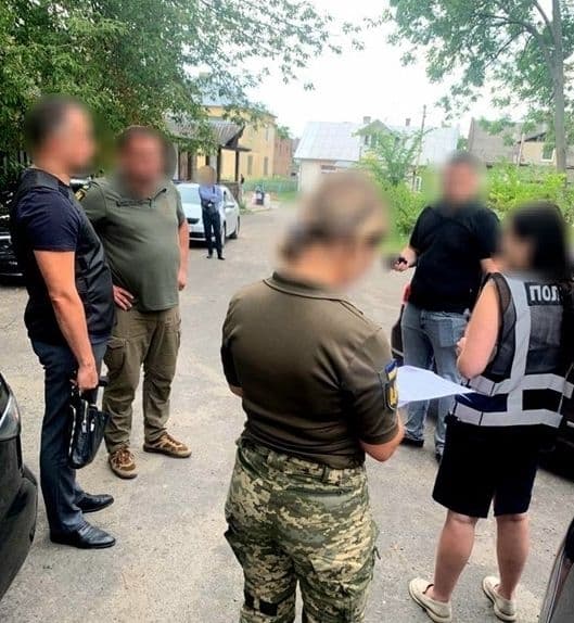 Посадовицю військкомату Львівщини затримали на хабарі
