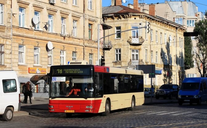 У Львові продовжили кінцеву зупинку одному з маршрутів