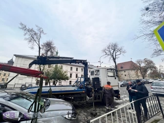 Звідки у Львові найчастіше евакуюють авто. Перелік локацій
