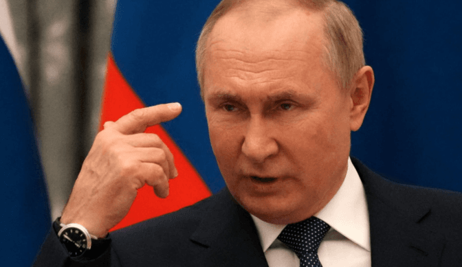 Коло путіна звузилося, але дуже мало шансів, що він змінить свій курс, – Bloomberg