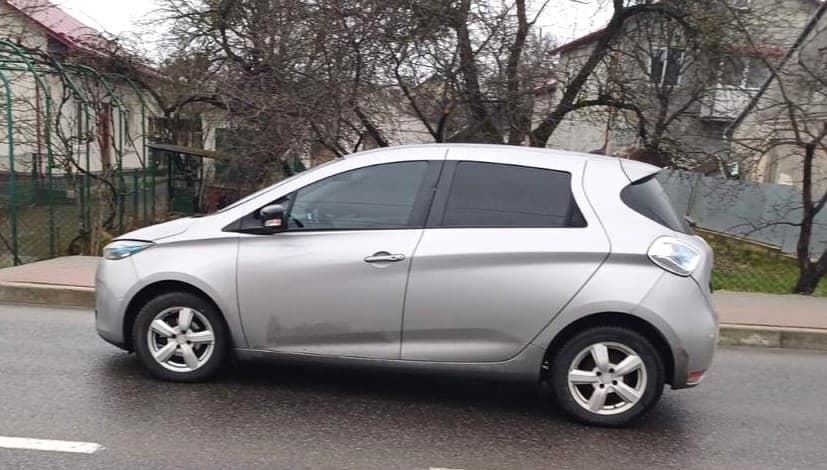 На Львівщині водійка електрокару збила 16-річну пішоходку