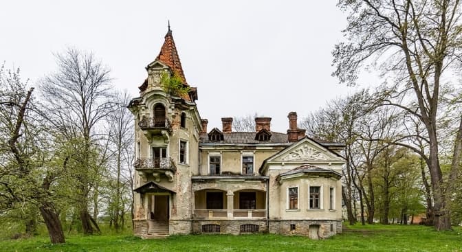 На Львівщині руйнується палац кінця XIX століття