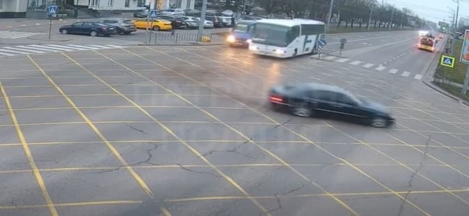 У Львові затримали 18-річного водія, який дрифтував нетверезим без прав. Відео