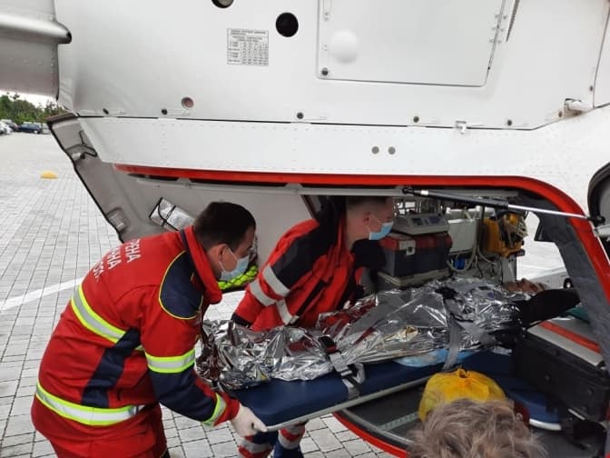 Ланцюжок життя. У Львові вперше застосували апарат ШВЛ у повітрі