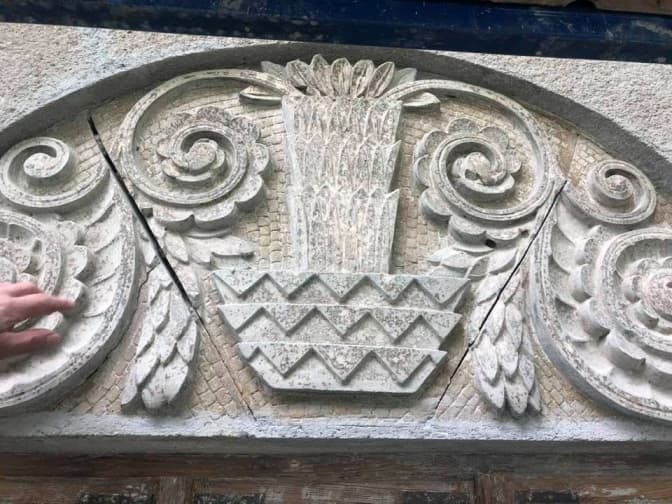 У пам’ятці архітектури в центрі Львова реставрують історичний балкон. Фото