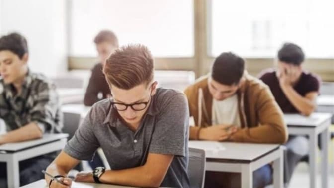 Понад 23 тисячі чоловіків мобілізаційного віку відрахували з університетів в Україні