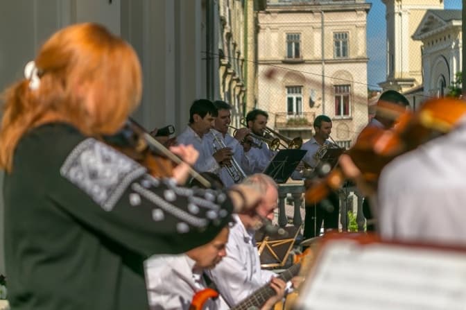Театр Заньковецької запрошує на безкоштовні концерти на балконі