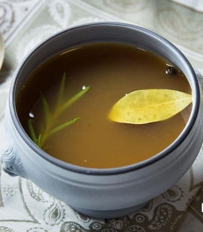 Темний бульйон / фото: klopotenko.com