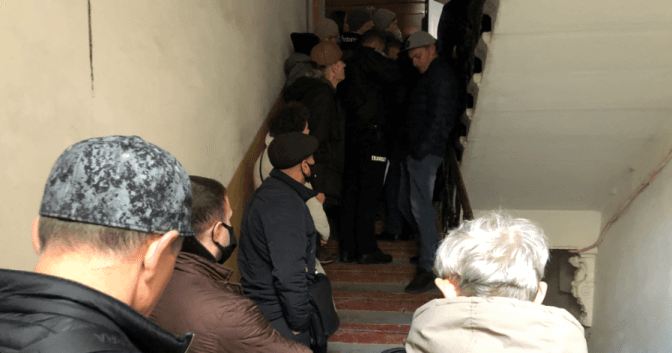 СБУ проводить обшуки у квартирі львівського антивакцинатора Стахіва