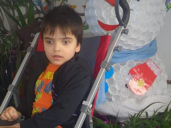 Львів’ян просять допомогти 8-річному Артурчику з ДЦП