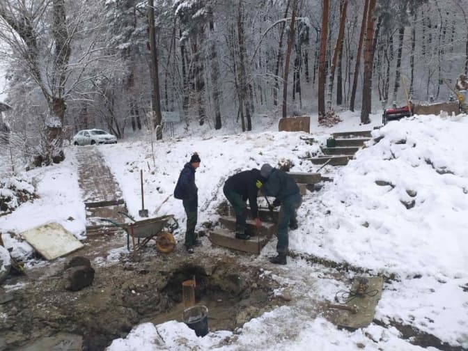 У Брюховичах встановлять джерело питної води. Фото