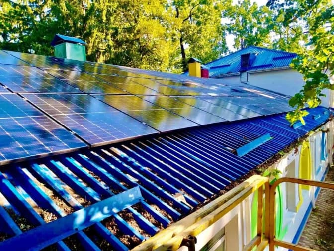 Дитячу поліклініку в Ірпені обладнали сонячною електростанцією