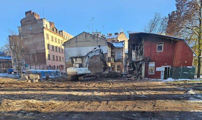 У Львові розібрали завали колишнього кінотеатру «Дзвін»