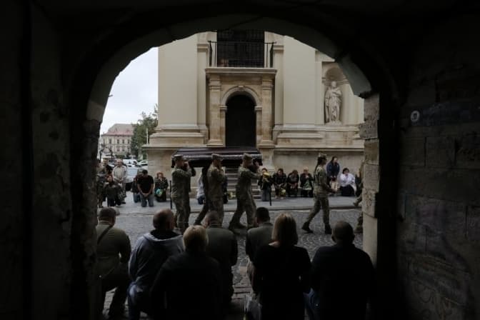 Загинули в полоні: у Львові попрощаються з дванадцятьма захисниками 24-ї бригади