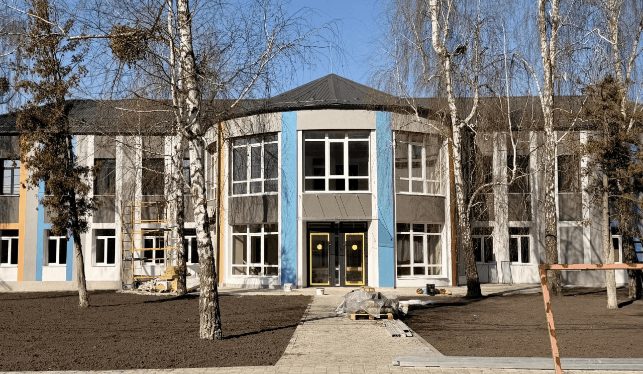 Гостомель, початкова школа №1. Фото: Департамент регіонального розвитку Київської ОДА