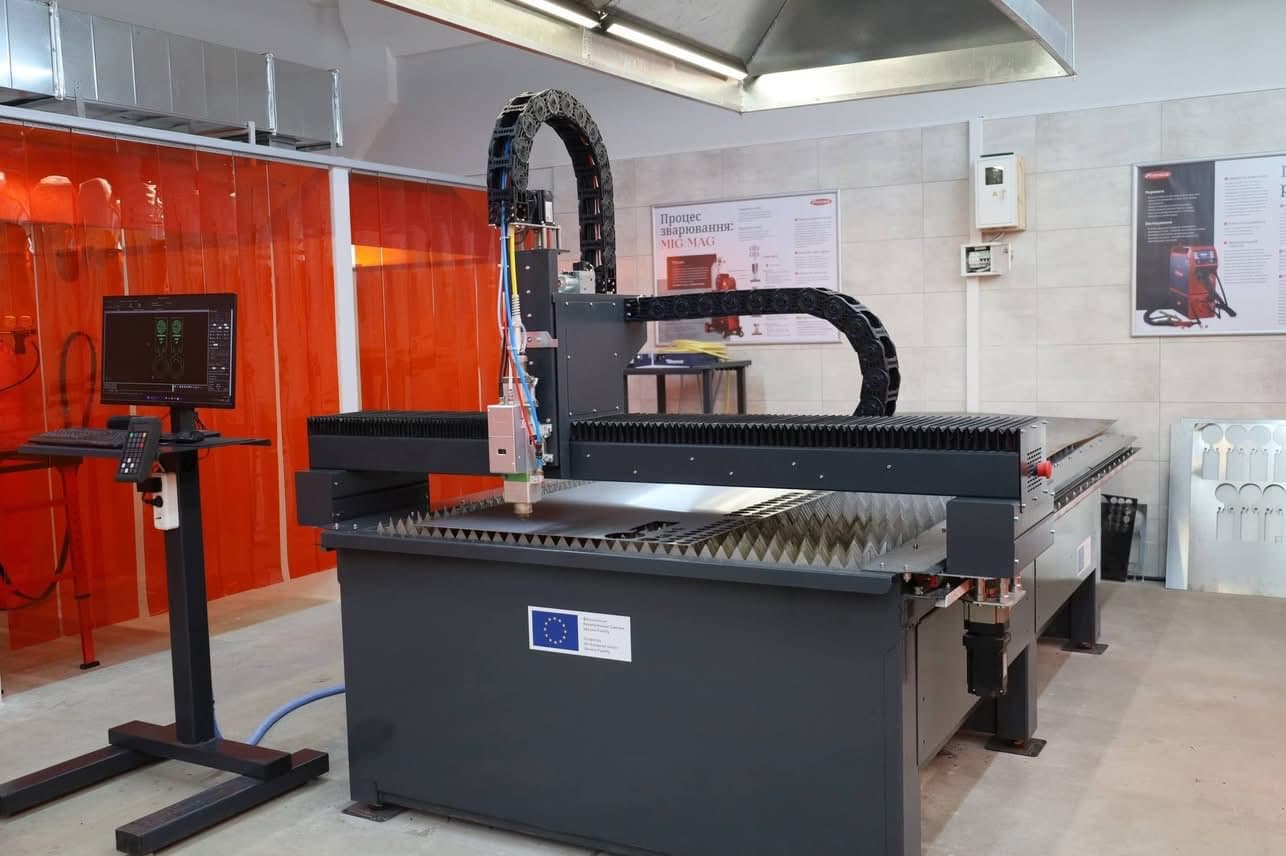 Сучасне обладнання центру. 