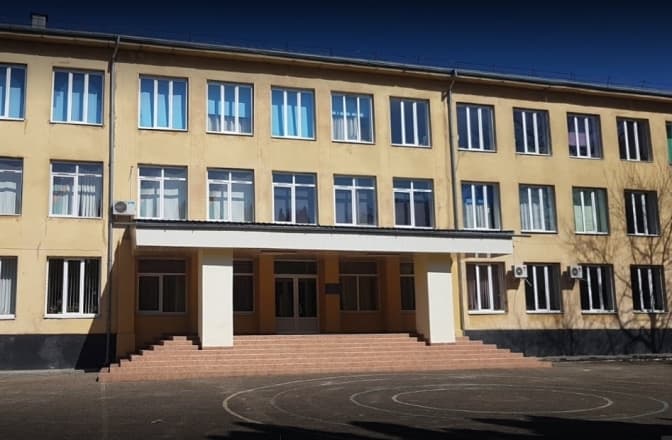 Батьки протестують проти закриття молодшої школи у Винниках