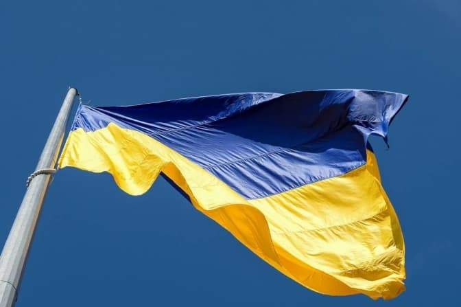 До Дня прапора у Львові заклали капсулу часу та підняли стяг. Фото