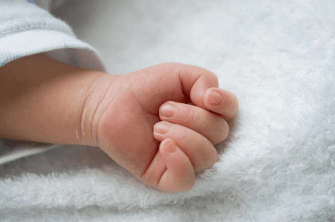 У «Вікні життя» львівської лікарні залишили немовля