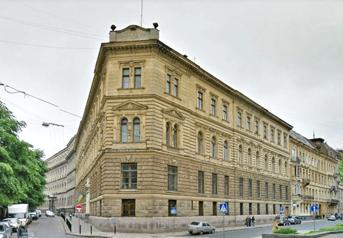 У Львові викладачка університету вмикала російські відео на лекціях. Її відсторонили від роботи