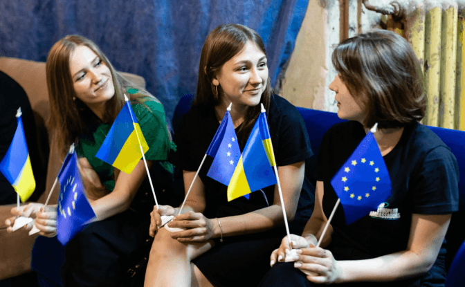 Більшість молоді вважає, що євроінтеграція України розширить їхні можливості. Опитування