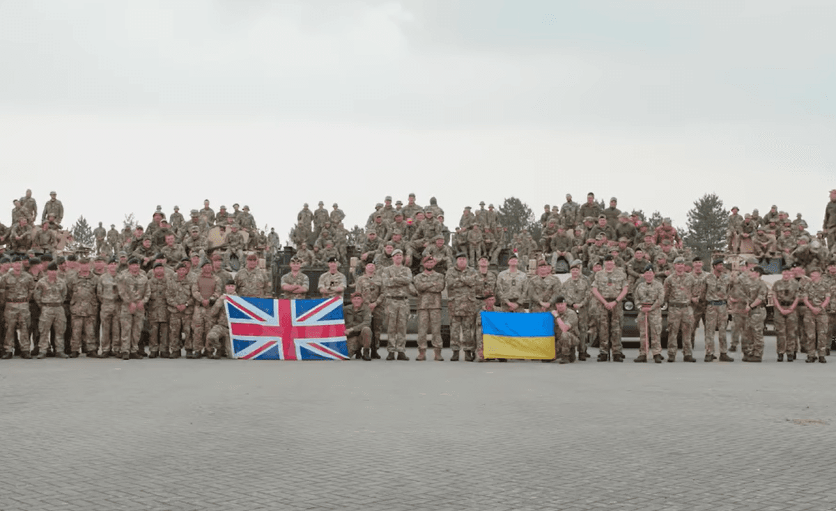 «Вони не забувають про хвилину мовчання». Військовий про навчання в Британії