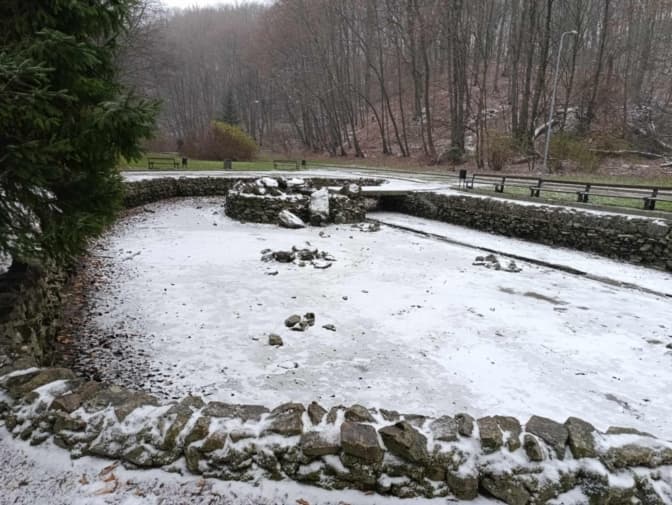 У одному з львівських парків спустили воду із двох озер