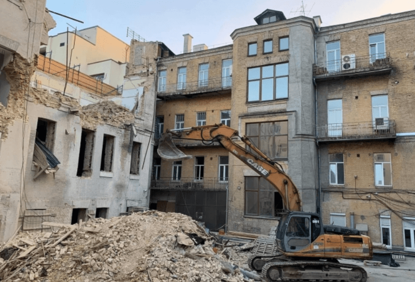 Забудовник просить суд скасувати статус пам’ятки архітектури будівлі на Рейтарській 37