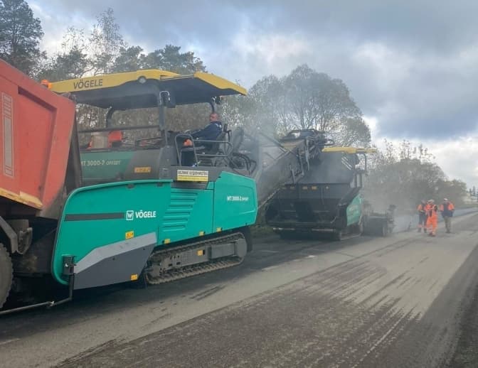 На Львівщині відновили ремонт дороги, яку ремонтують з 2017 року