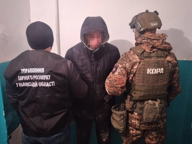 Львів'ян, яких підозрюють у розбійному нападі на родину львівських готельєрів, узяли під варту