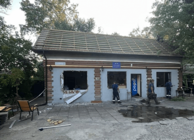 На Трухановому острові знесли незаконні кафе