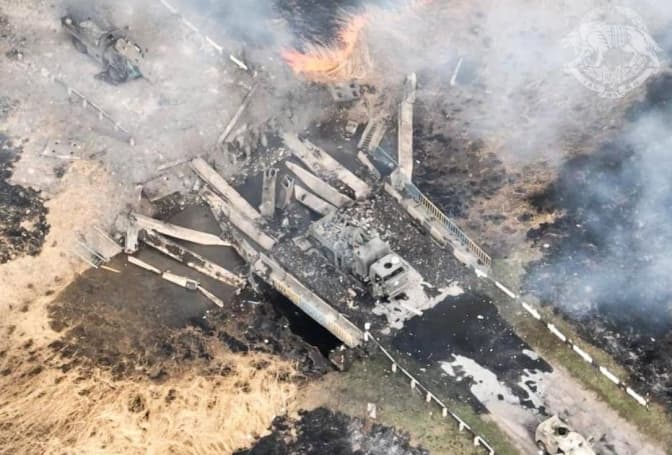 На Харківщині ЗСУ підірвали міст з ворожою технікою, що прямувала до Ізюма