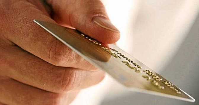 Українцям заборонили зберігати на зарплатних і стипендіальних картках інші кошти, - ЗМІ