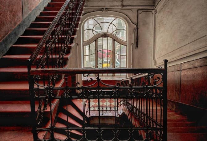 У соцмережах з'явились унікальні фото львівських під'їздів