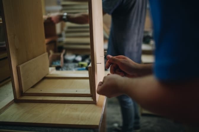 Як працює соціальна майстерня Woodluck у Львові. Відео