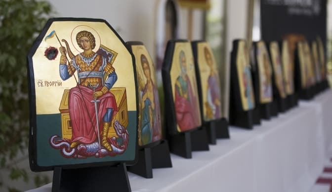 У Патріаршому соборі УГКЦ у Києві експонують ікони, написані на бронеплитах