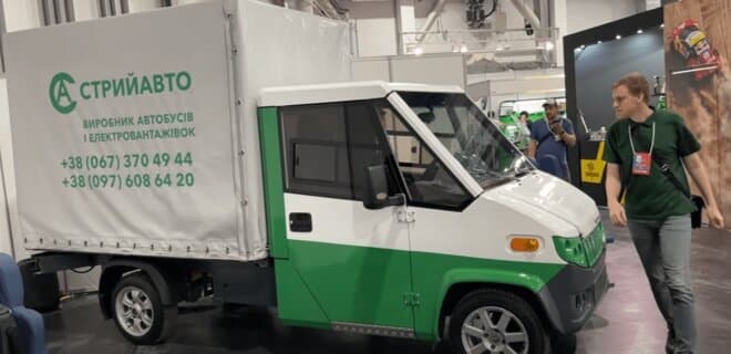 На виставці в Києві показали прототип української комерційної електровантажівки «Карпати»