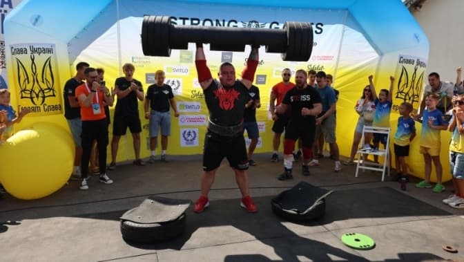 Стронгмен зі Львова побив рекорд Василя Вірастюка із лог-ліфту