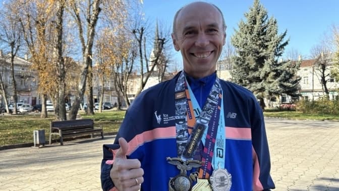 Ветеран зі Львівщини пробіг два світові марафони за тиждень