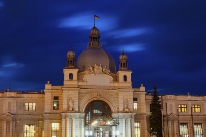 Замінував вокзал і готель. У Львові затримали псевдомінувальника