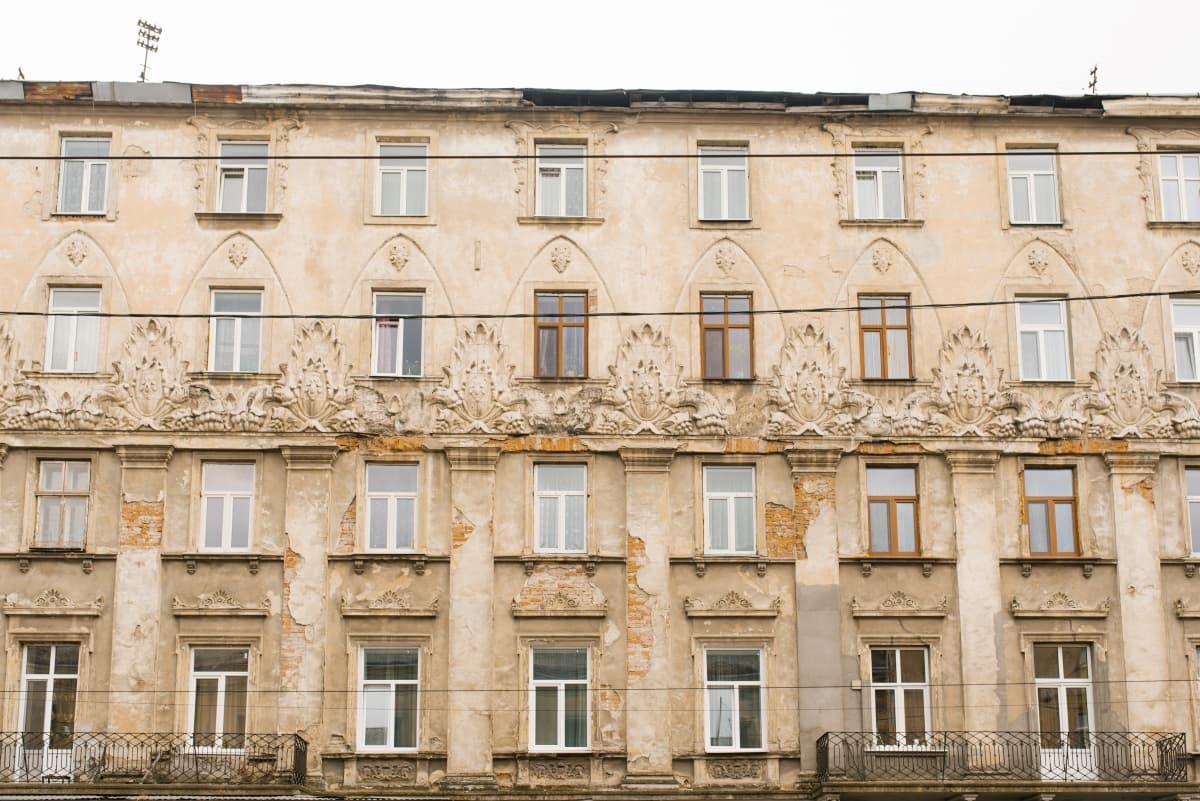 У Львові судитимуть шахраїв, які переоформляли і продавали квартири одиноких людей