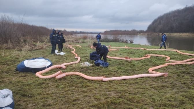 У Дністрі на території Львівської області зафіксували потрапляння нафтопродуктів