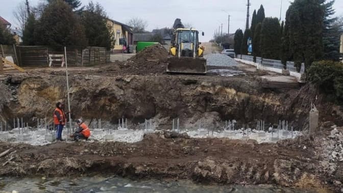 На Львівщині відновили ремонт автошляху поблизу кордону з Польщею