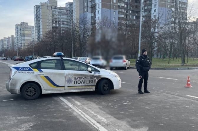 В Києві ліквідують наслідки ракетної атаки, перекрито кілька вулиць. Адреси