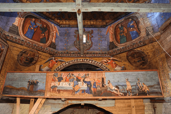 На Львівщині в давній церкві відреставрували частину унікальних розписів