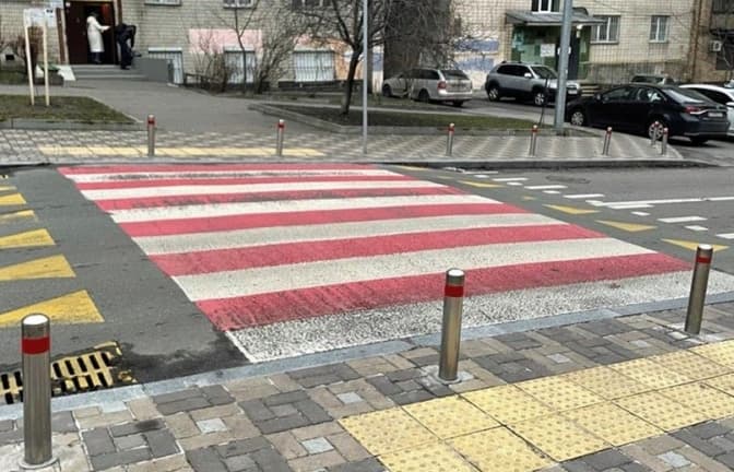 Лише 25 % пішохідних переходів у центрі Києва є інклюзивними, — Дослідження