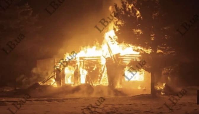 В поліції назвали попередню причину пожежі у будинку Мазепи